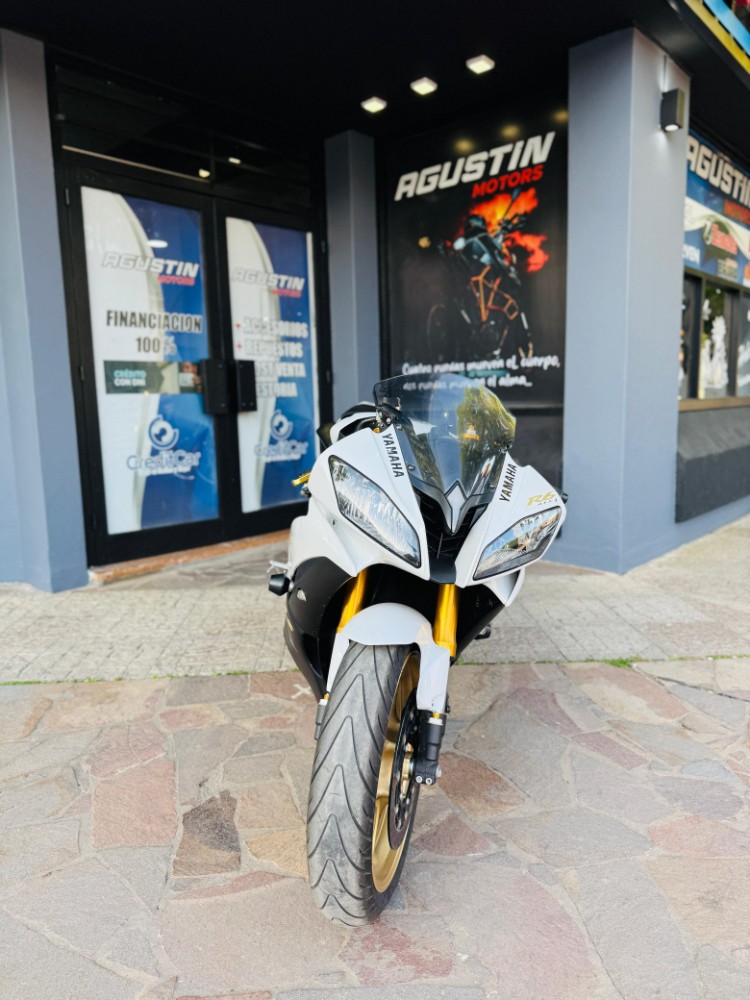 Yamaha R6